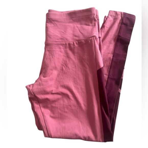 Puma Pink Performance Leggings Large NWT | Burgundy Stripe + Sleek Stretch Fit - Picture 1 of 3